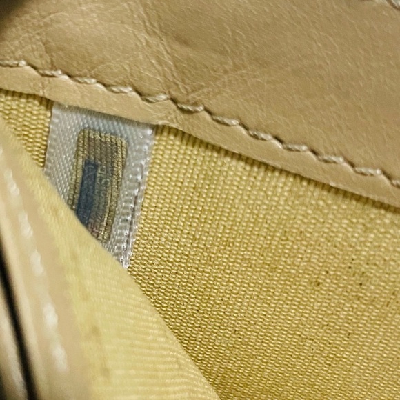 Jimmy Choo Gold Star Full Inclusion Wallet !! - Picture 8 of 14